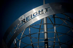 Shipping Update: Carrier Surcharges and Service Pauses Across the Gulf Region